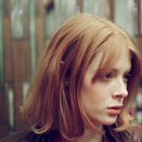 Emily Beecham als Daphne.