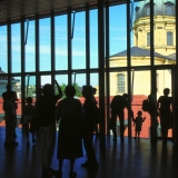 Der Blick aus der Fensterfront des Foyers im Literaturhaus schafft reichlich Atmosphäre