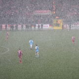 Schneefall beim Münchner Amateur-Derby im Grünwalder Stadion.