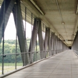 Großhesseloher Brücke, Fuß-und Radweg