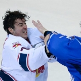 Highlight beim 2. Playoff-Spiel: Der Goalie-Fight zwischen Leggio und Climie.