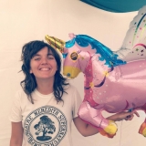 Courtney Barnett mit dem M94.5 Einhorn