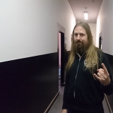 Gitarrist Johan Söderberg von Amon Amarth backstage im Zenith